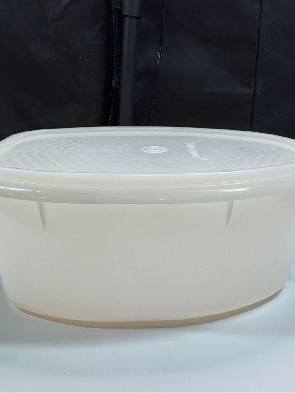 TUPPERWARE Turkey Ham Chicken Roast Flavor Saver Keeper #487-3